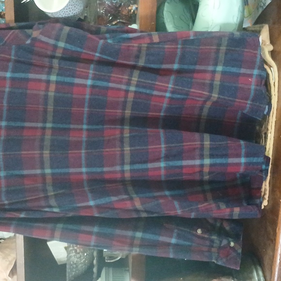 Legendary Whitetails Flannel Camp Shirt - Picture 6 of 6